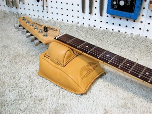Neck_Rest_Strat_G&L